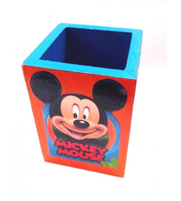 Porta caneta decorado em M D F.
